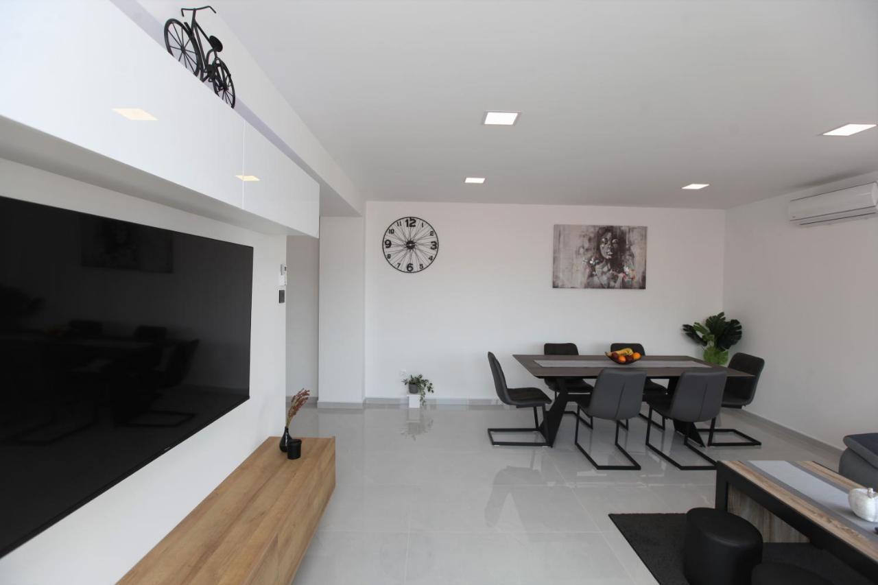 Apartmani Ive تروغير المظهر الخارجي الصورة