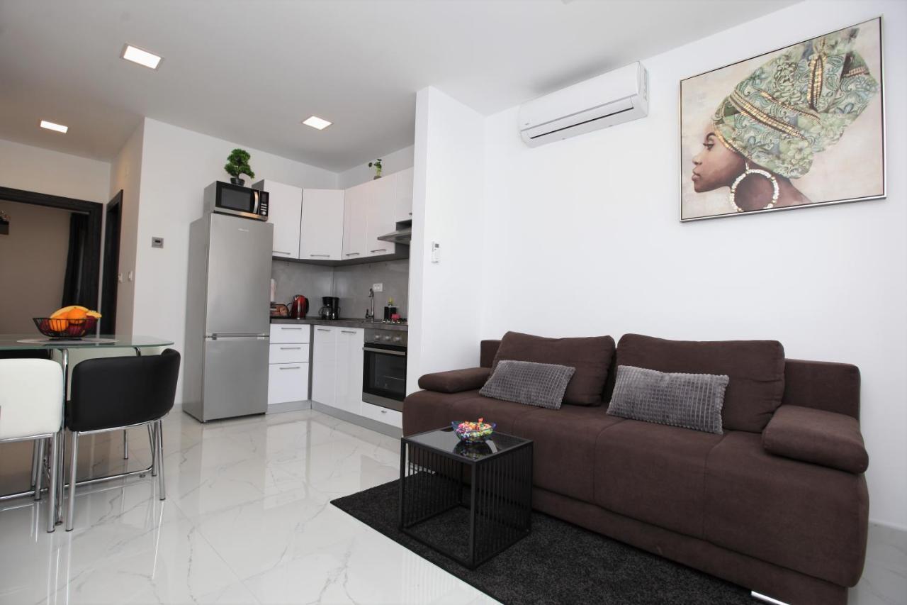 Apartmani Ive تروغير المظهر الخارجي الصورة